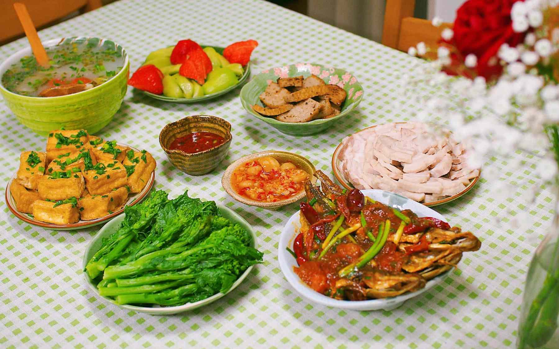 Bữa cơm Việt - Nhật: Từ quây quần ấm áp đến tinh tế thanh lịch