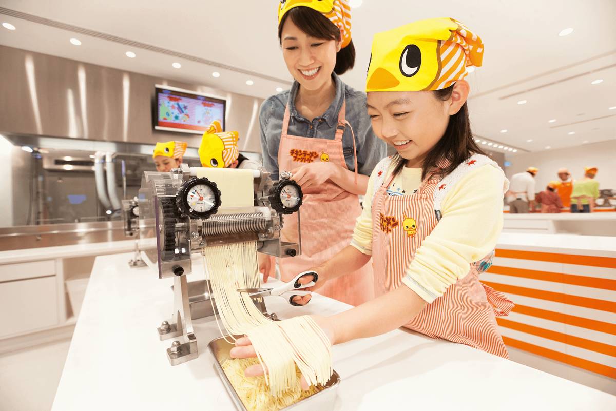 Quy trình chế biến mì ăn liền từ nguyên liệu tươi ngon đến thành phẩm (Nguồn: osaka-info) Mi an lien 4