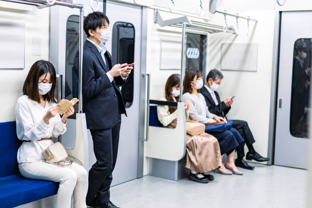 Hệ thống tàu điện hiện đại giúp hành khách di chuyển nhanh chóng và tiện lợi trong cuộc sống hàng ngày. Tau dien Nhat ban 5